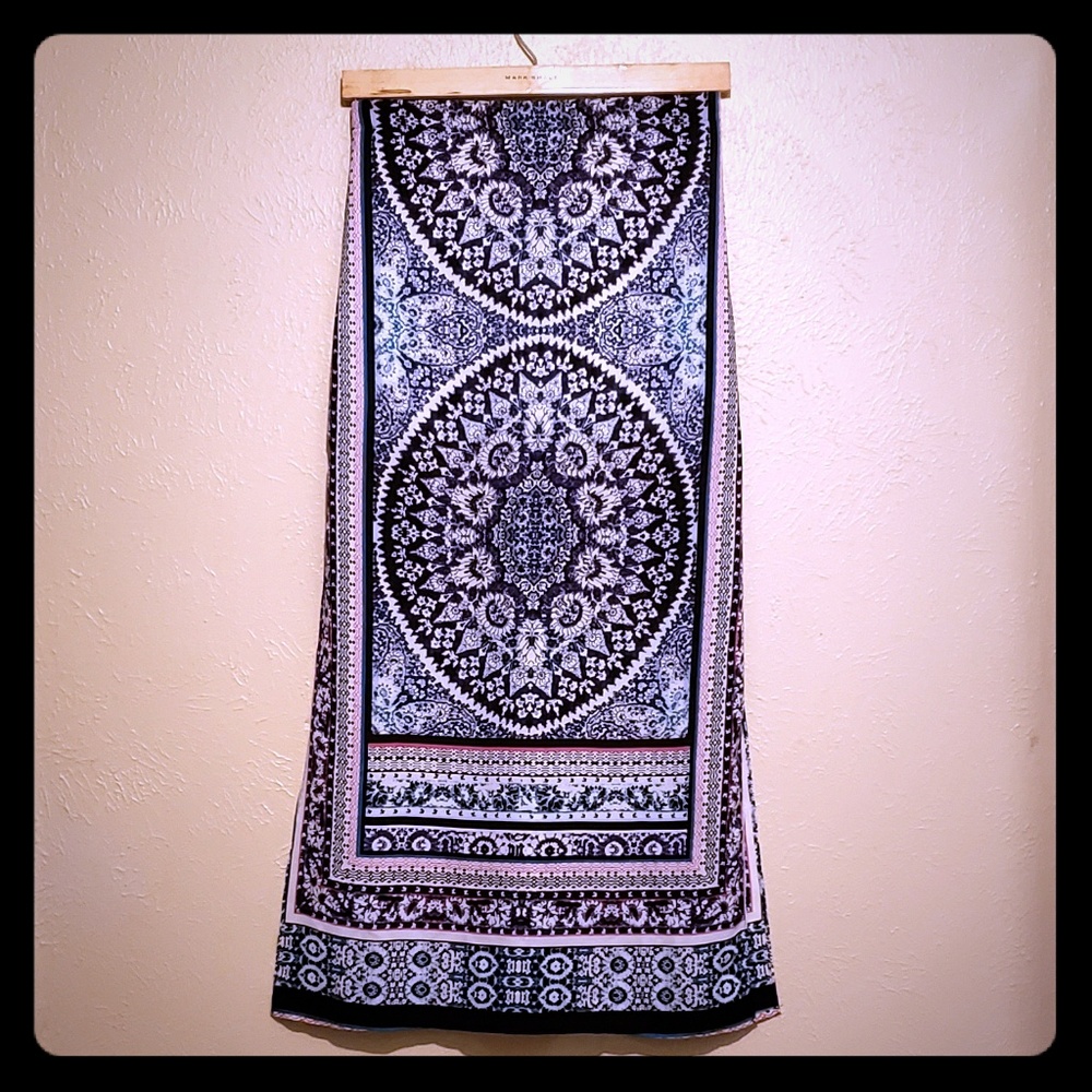 Express Mandala Skirt - Picture 3 of 4